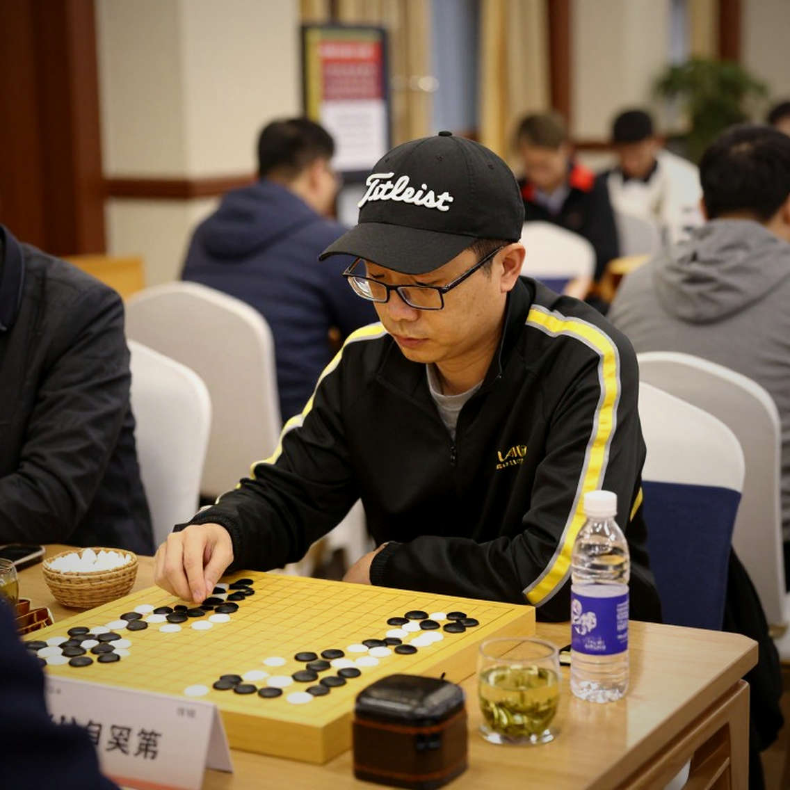 Scotch Opening: Từ vũ khí của Kasparov năm 2026 đến bài học hóa giải của Mikhalchishin